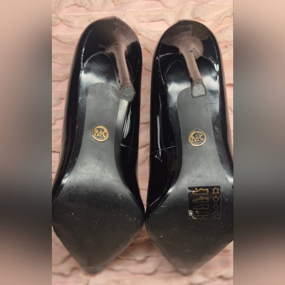 Michael Kors Pumps - Picture 7 of 8